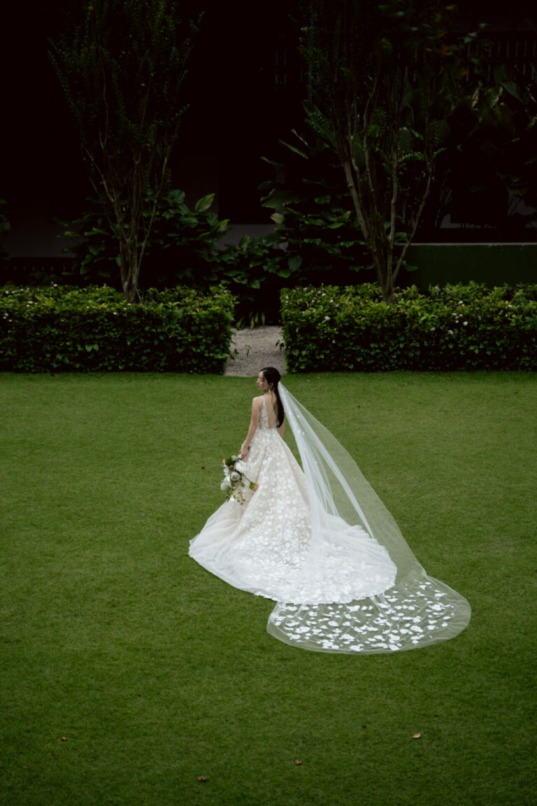 Yeojin Lee in Jolli gown and matching veil