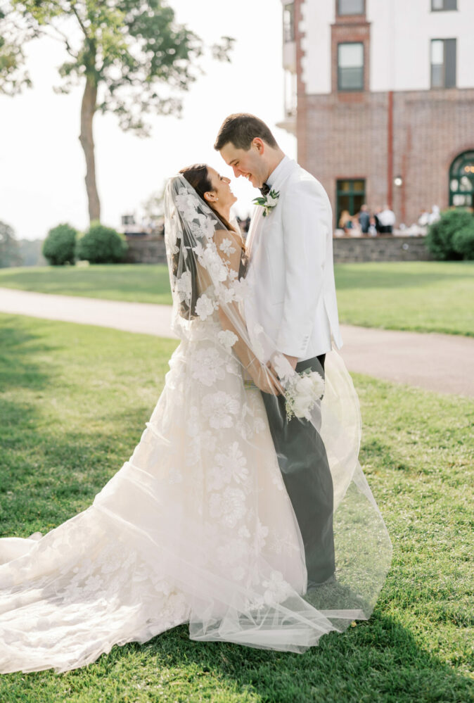Julianna Capasso in Sunn gown and matching veil 
