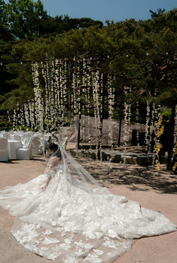 BRIDEOFTHEWEEK: Korean garden wedding