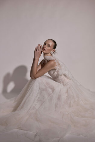 Raffa: A Romantic Masterpiece of Soft Draping and Airy Depth