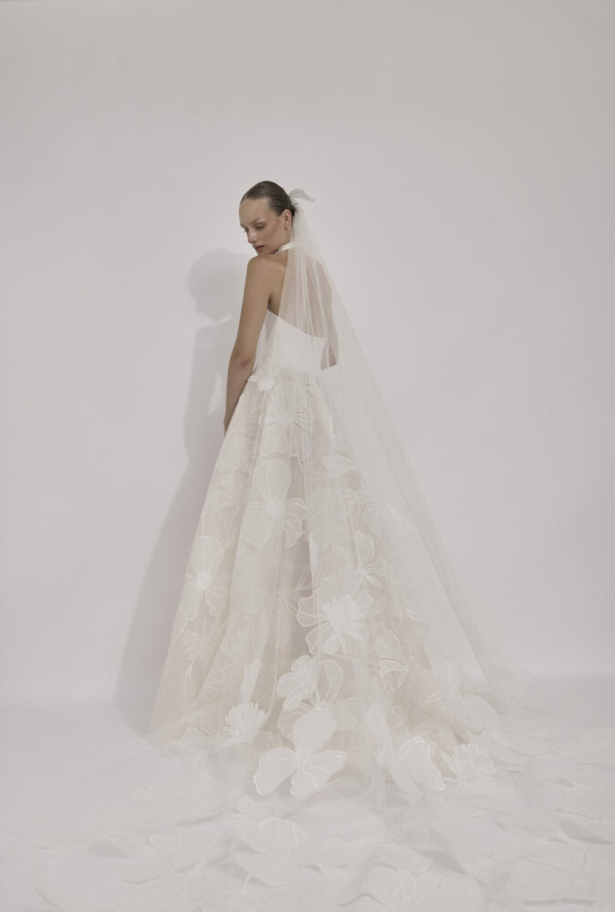 Mayra Veil