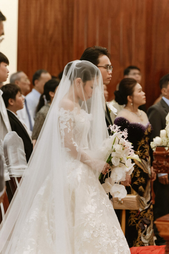 Katya Ruiz weds in couture gown, guests admire.