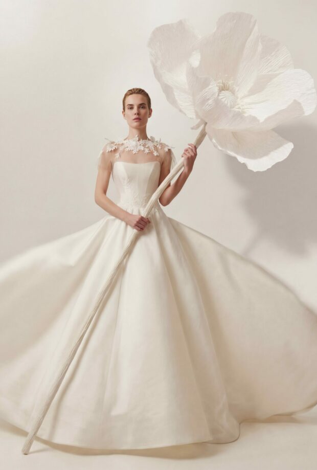 Anjela Wedding Gown: Where Structure Meets Delicate Couture